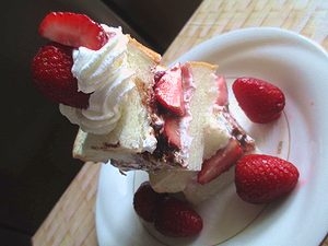 子どもと作ろう 食パンで手作り いちごケーキ レシピ 作り方 By 月のおと 楽天レシピ
