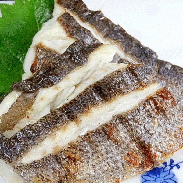 飾り包丁が焼きのコツ スズキの塩焼き レシピ 作り方 By Startrek 楽天レシピ 飾り包丁が焼きのコツ スズキの塩焼き レシピ 作り方 By Startrek 楽天レシピ