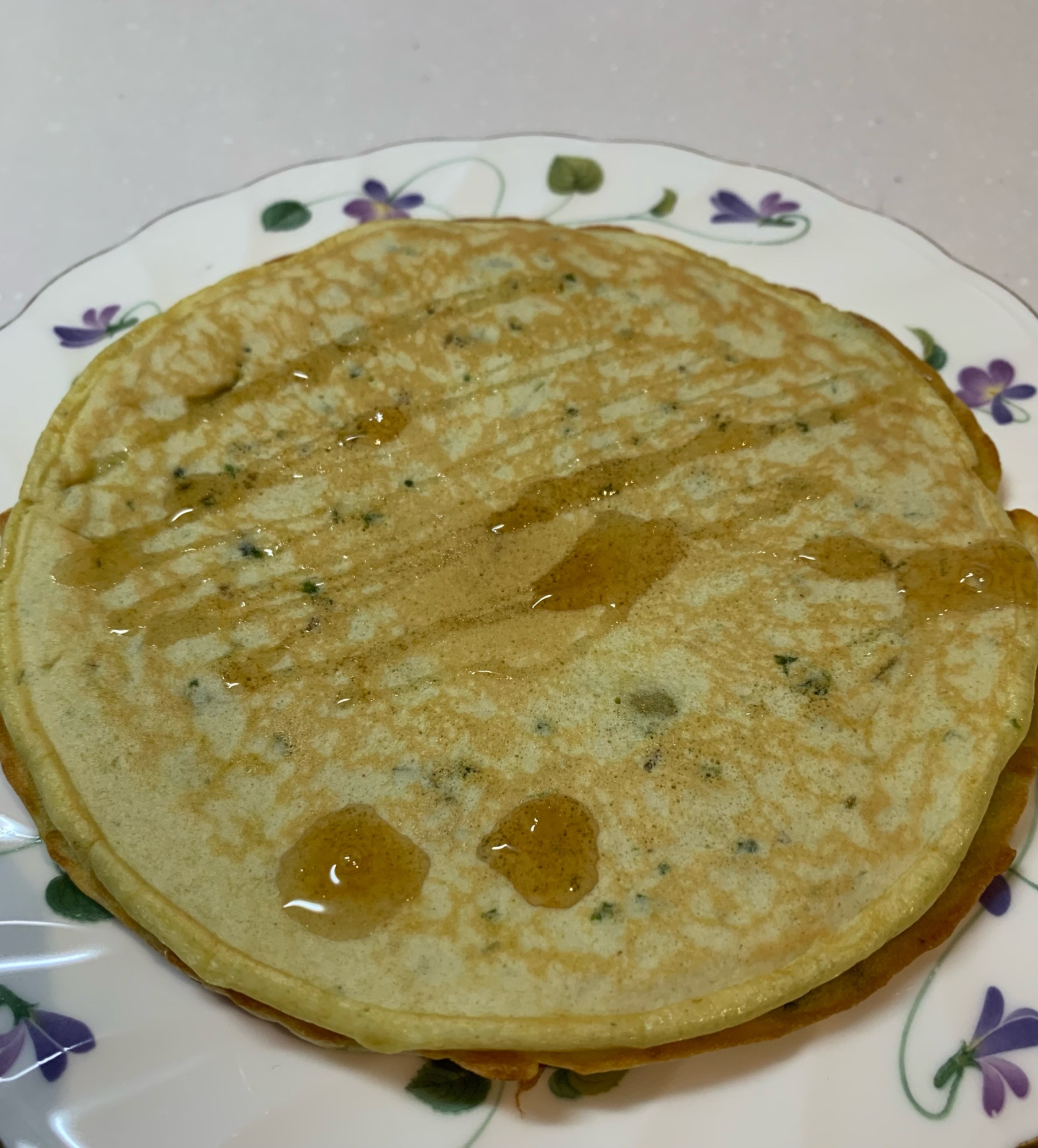 ジェノベーゼソース入りのパンケーキ