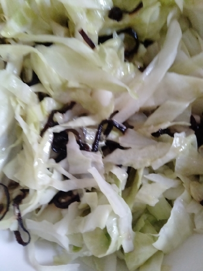 ザクザク切って揉むだけ♡キャベツのうま塩昆布和え