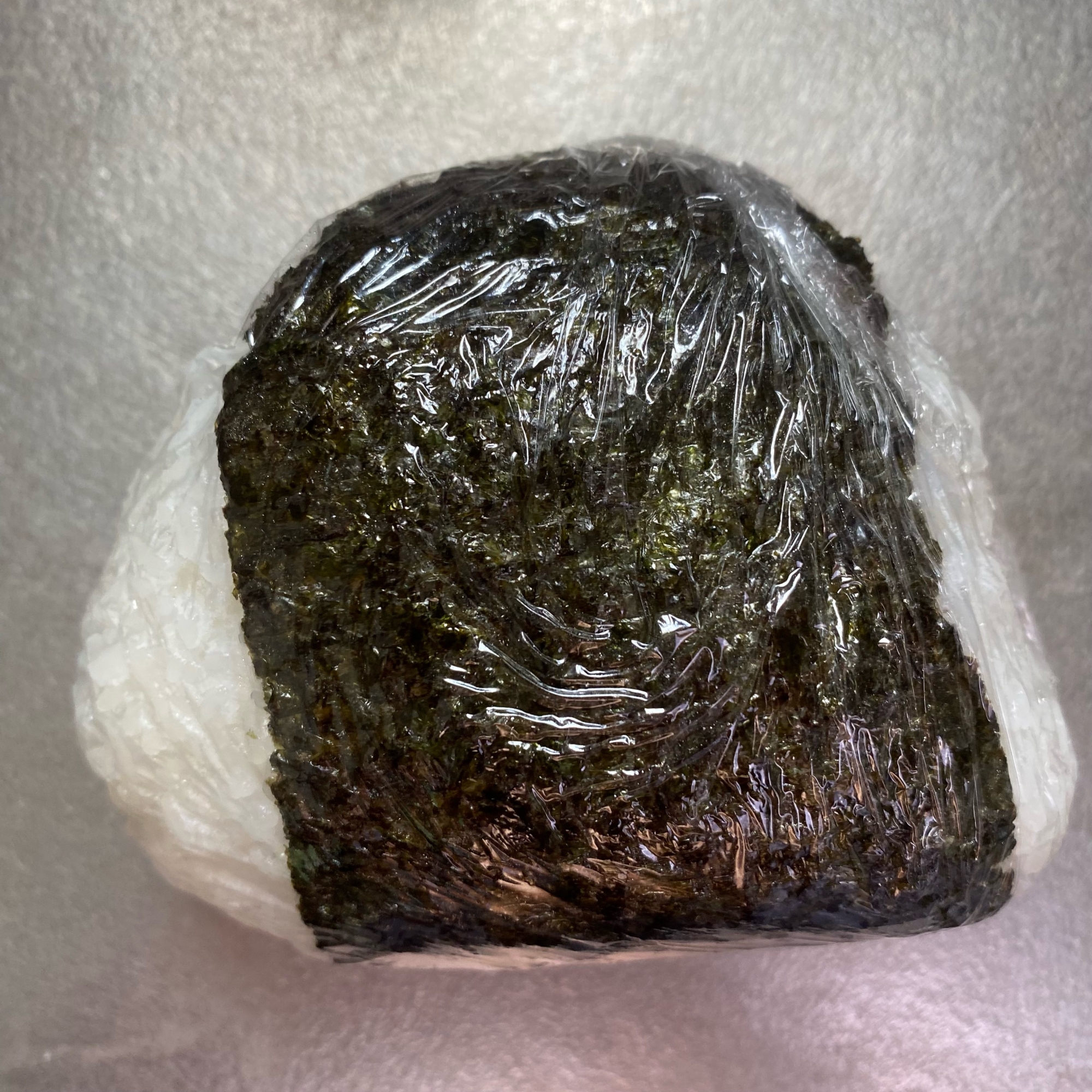 海苔巻きおにぎり(茄子とベーコン)