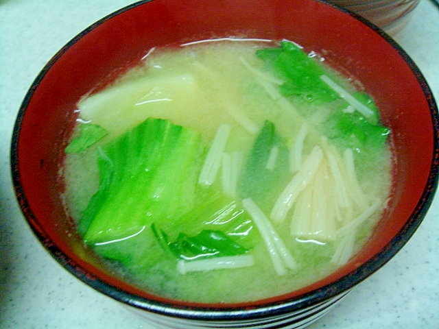 青梗菜とエノキの味噌汁