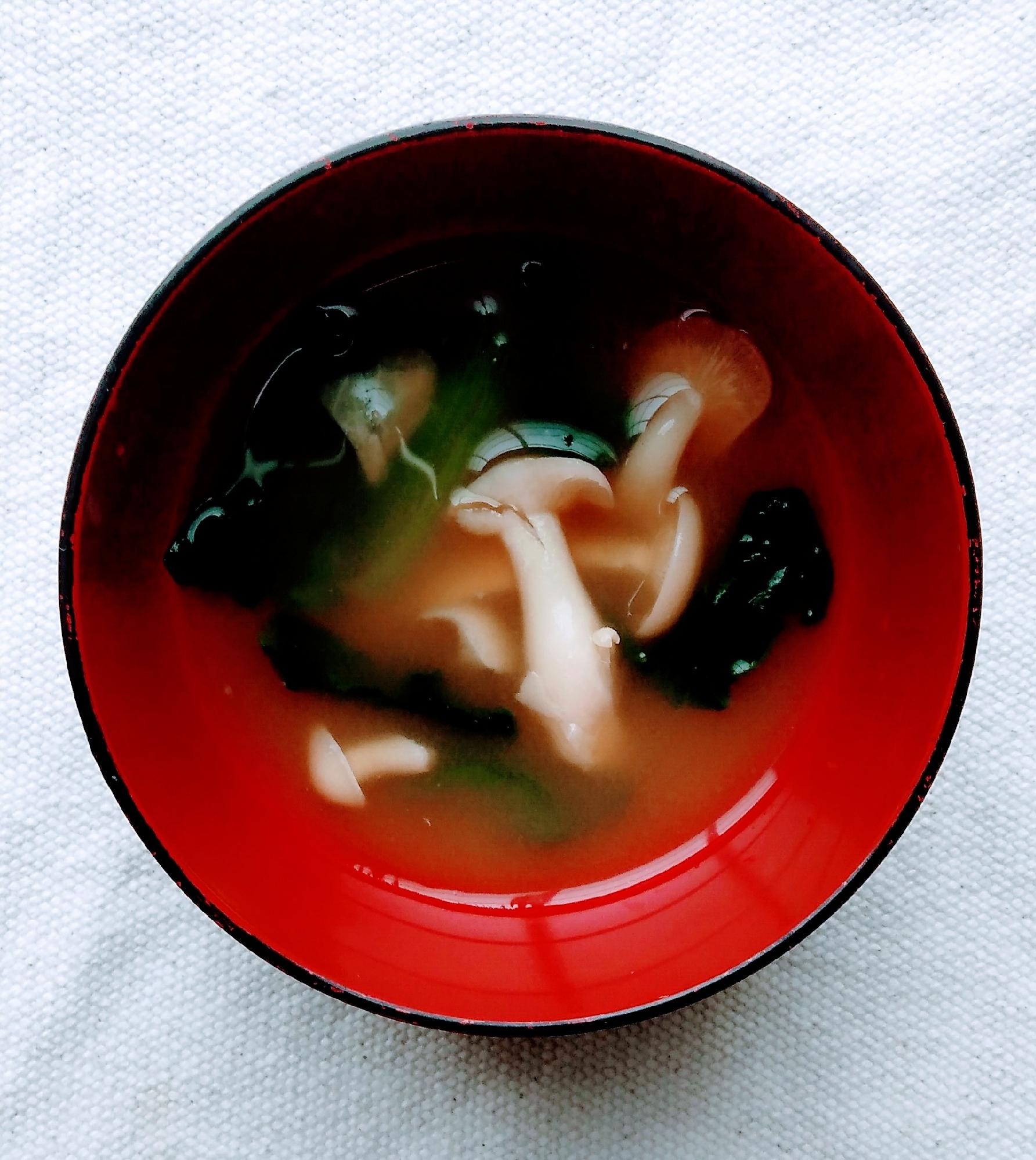 しめじと小松菜の味噌汁