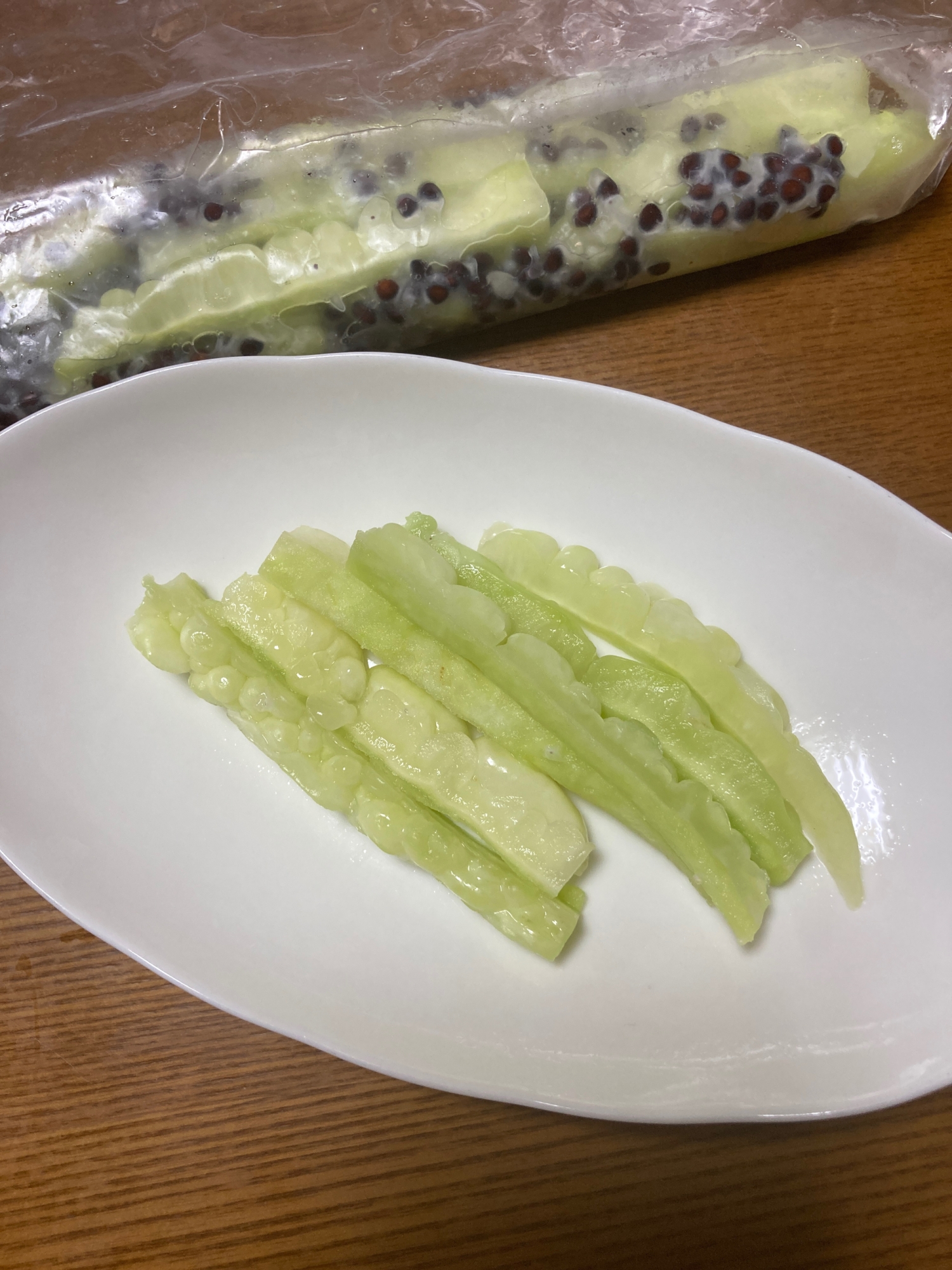 白ゴーヤ あけびの種で漬け物 レシピ 作り方 By きくちねこ 楽天レシピ