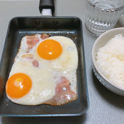 とても美味しく、卵とベーコンの消費に役立ちました★