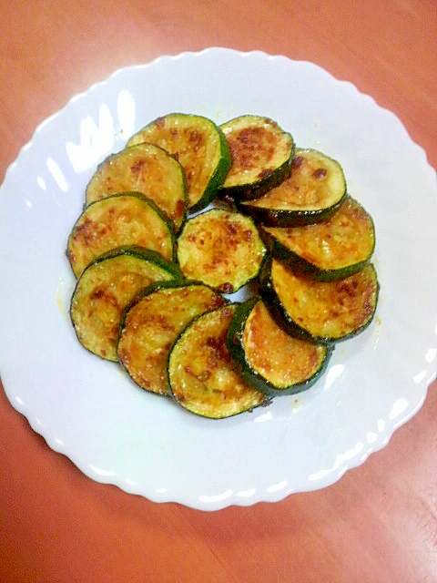 ズッキーニのカレー炒め レシピ 作り方 By マリリン32 楽天レシピ