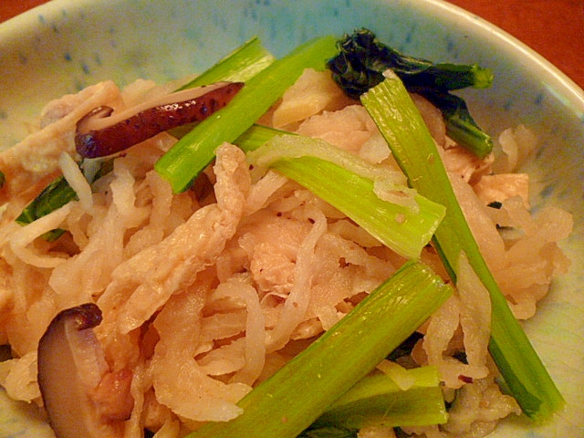 切干大根と小松菜の煮物