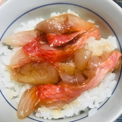 マグロ　サーモン　アボカド　漬け丼