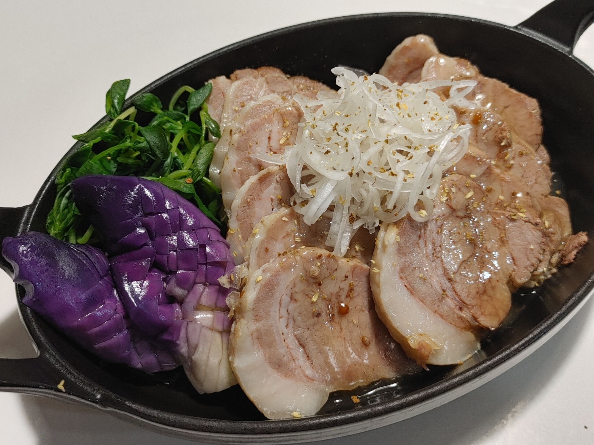 ストウブDe〜豚肩ロースの山椒香る塩煮豚