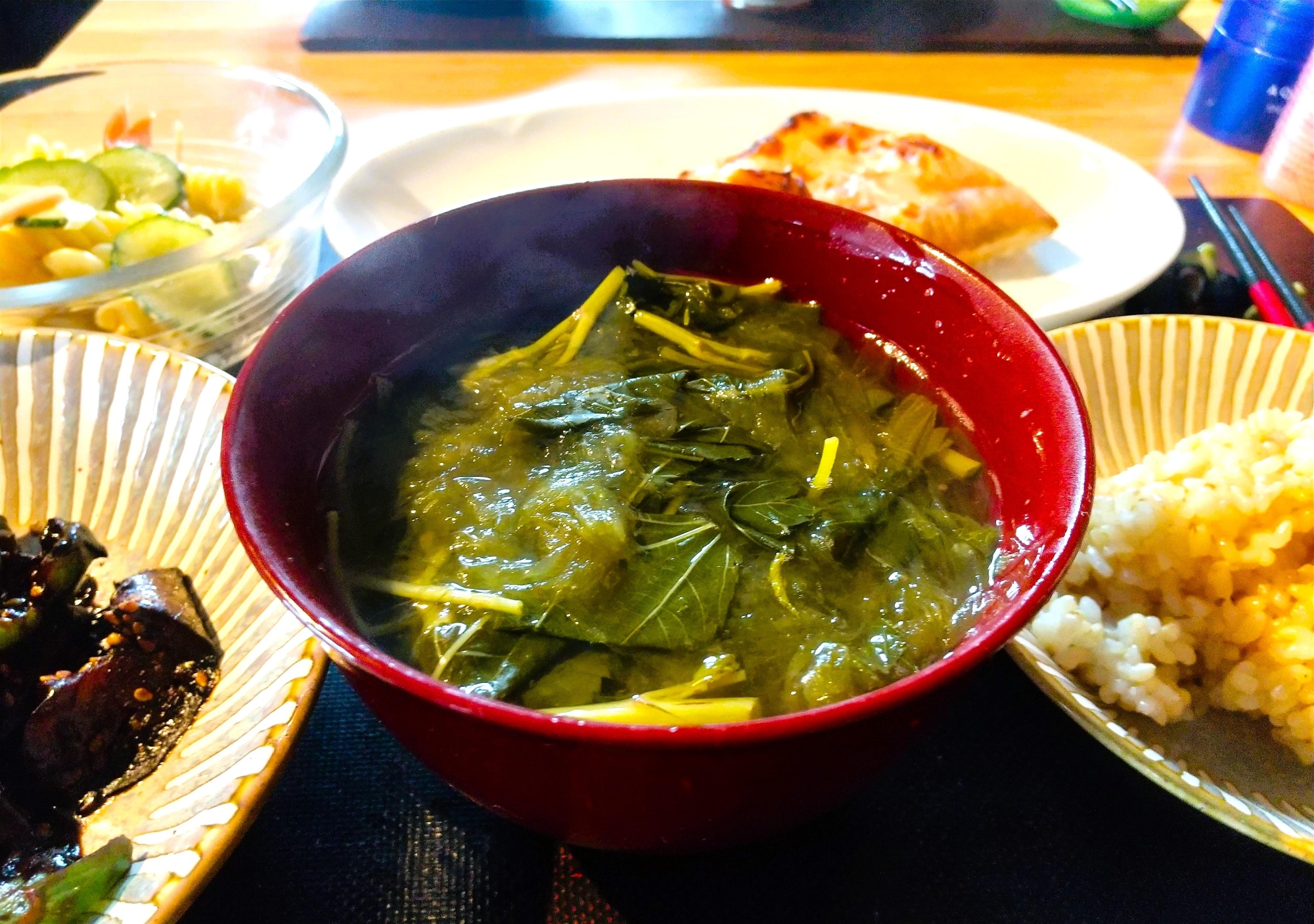 とろろ昆布とモロヘイヤの梅碗