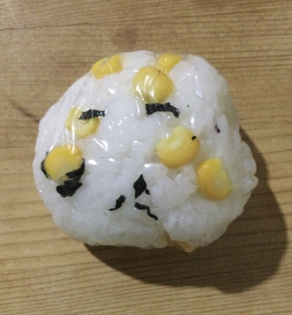 わかめコーン♪おにぎり