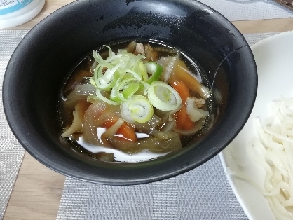 にんじんたまねぎも加えてみました！麺つゆでつけうどん、とっても美味しかったです！！