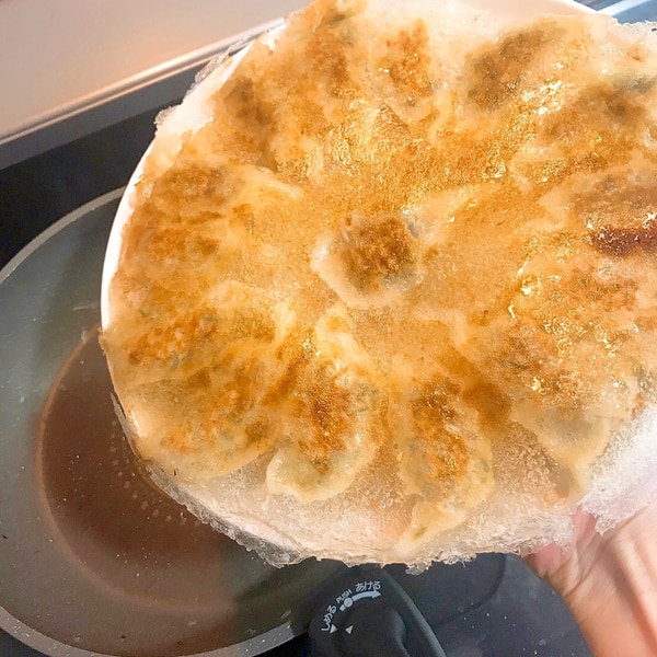 画像付き解説 パリパリ羽根付き餃子の焼き方 レシピ 作り方 By ミートソース 楽天レシピ 画像付き解説 パリパリ羽根付き餃子の焼き方 レシピ 作り方 By ミートソース 楽天レシピ
