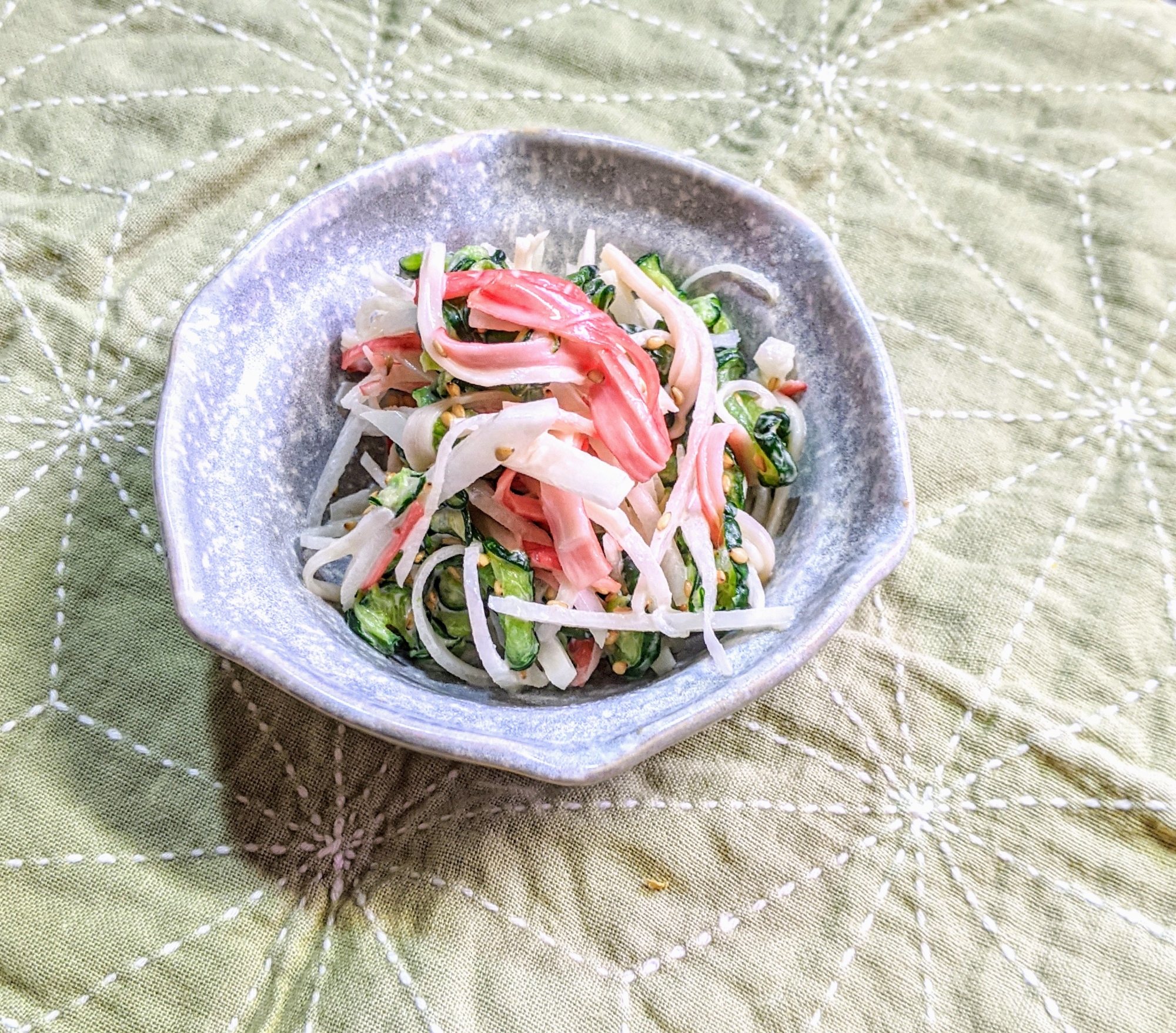 大根と、かにかまのサラダ