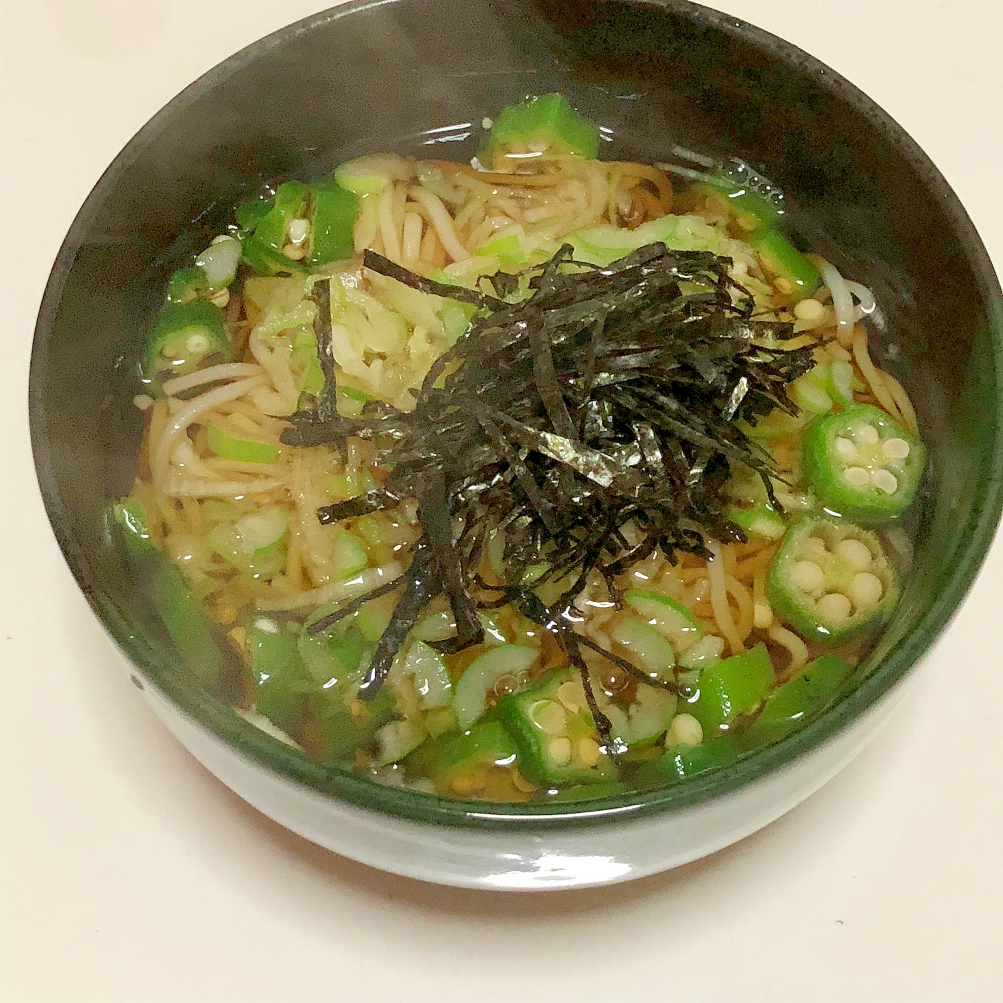 オクラ入り温かいお蕎麦♪