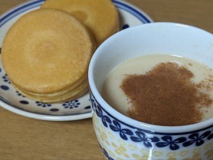 ティータイムにシナモンミルクティーおいしかったです♪バニラクリーム入りの回転焼きと。和菓子でしたね(^_^;)