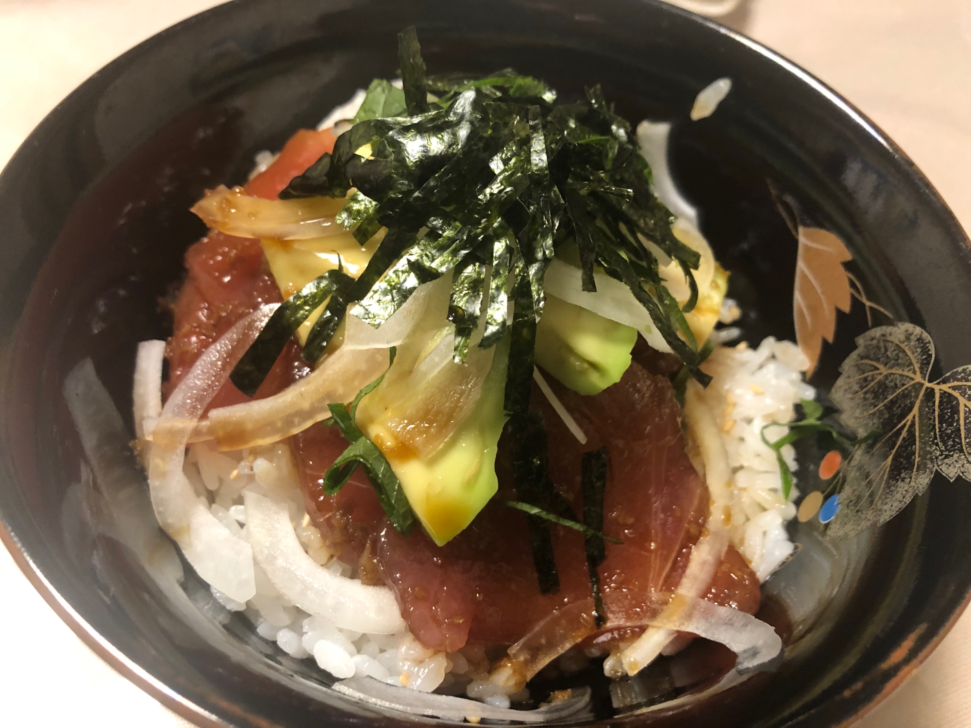 パパッと★アボカドとまぐろ漬け丼★