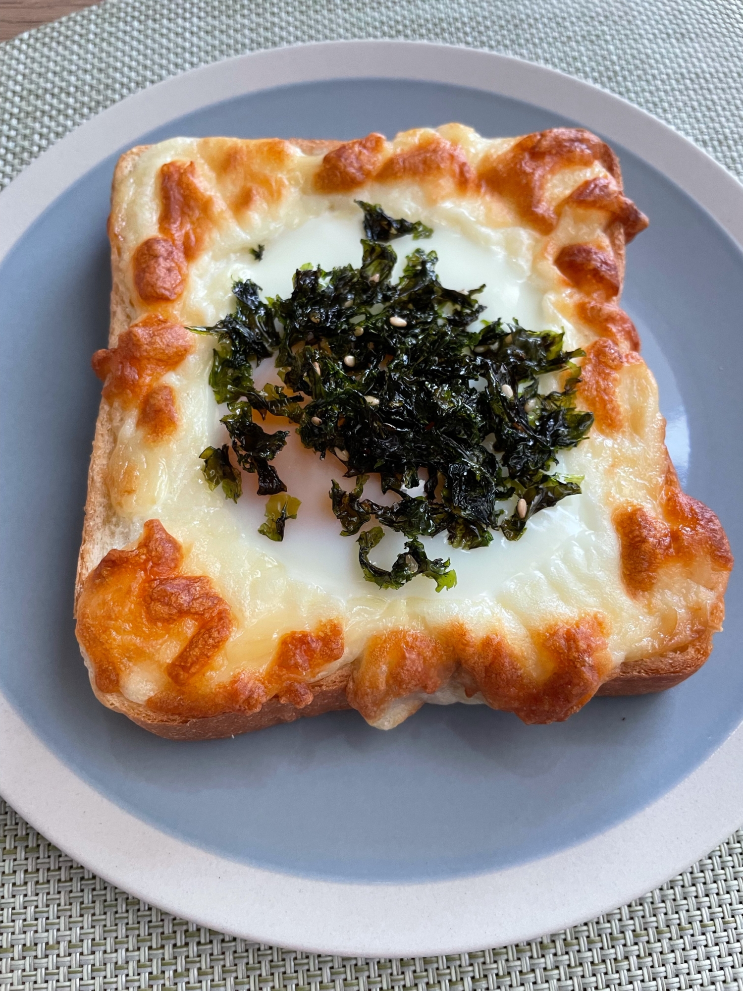 目玉焼きトーストに韓国海苔フレークのっけ レシピ 作り方 By Sancyu3 楽天レシピ 目玉焼きトーストに韓国海苔フレークのっけ レシピ 作り方 By Sancyu3 楽天レシピ