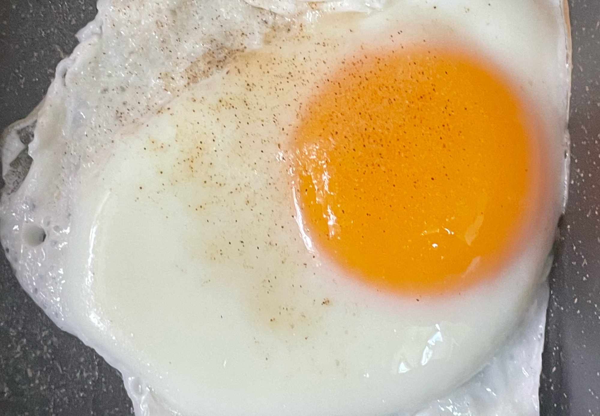 ごま油で焼く 目玉焼き