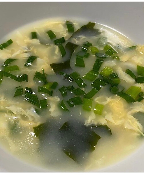 鶏ガラスープの素で作る中華スープ