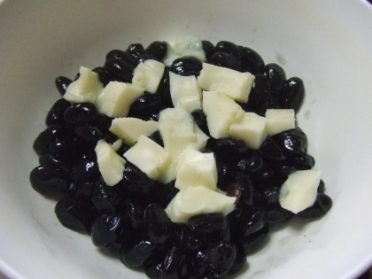 黒豆とクリームチーズの和え物