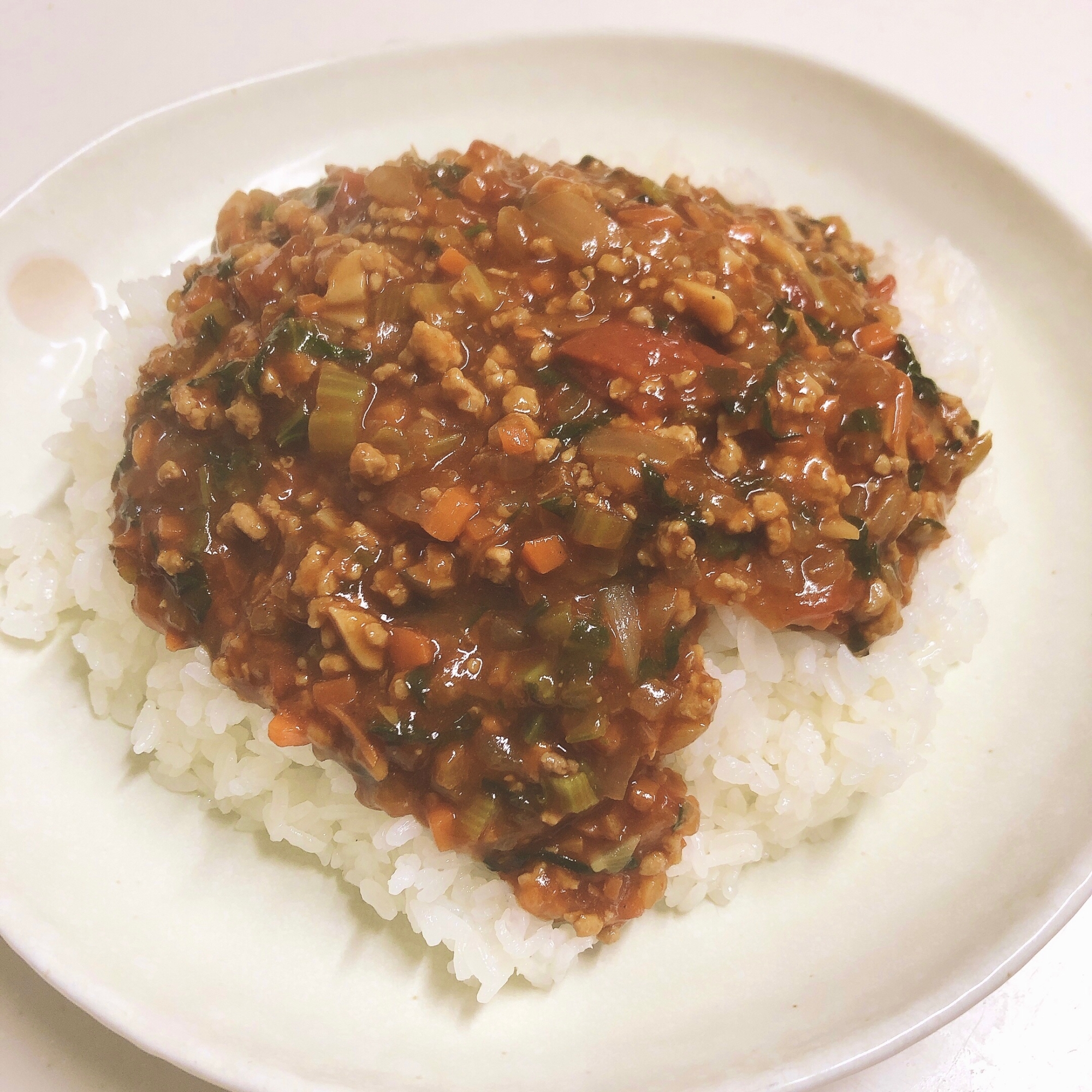 野菜たっぷり♪小松菜とトマトのキーマカレー