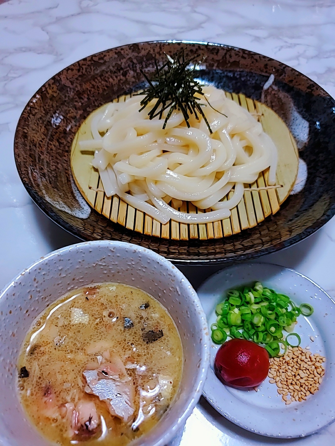 鯖缶冷しうどん