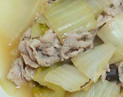 ちょっと甘めがおいしい☆白菜・豚肉・白滝の煮物