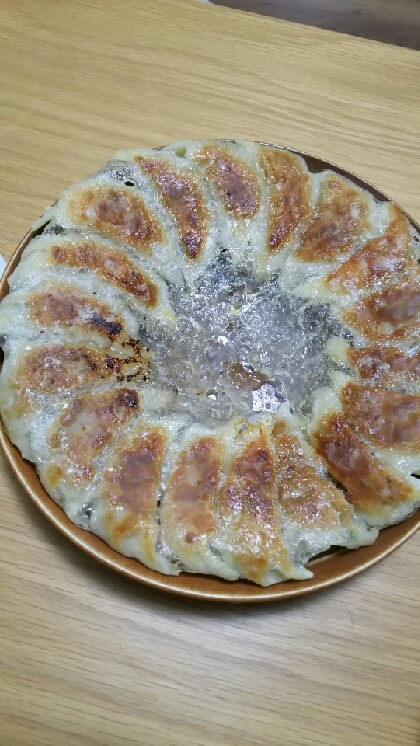 初めて羽根つき餃子を作りました！パリパリで美味しくできました。また作りたいです。ありがとうございました