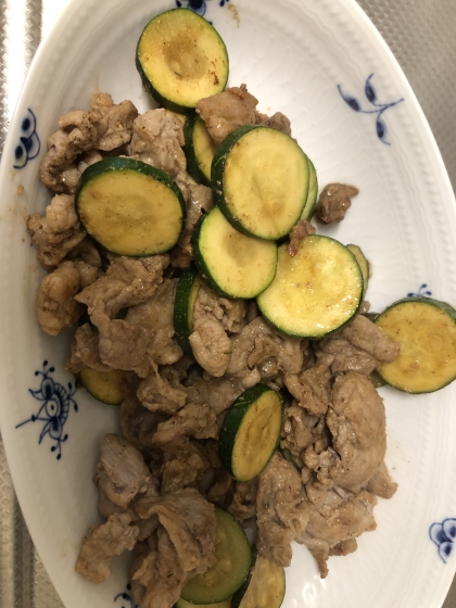 ズッキーニと豚肉の炒め物