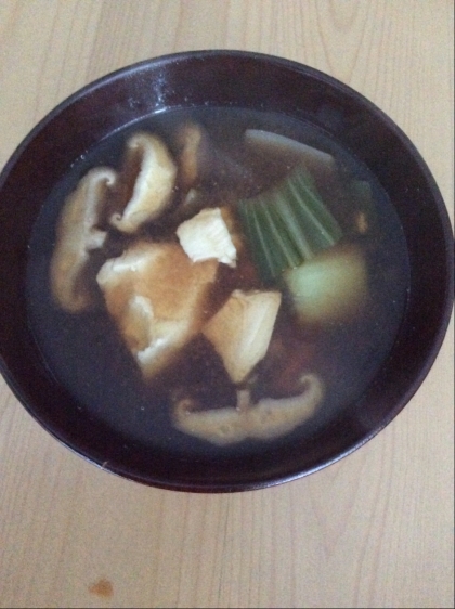 わかめと豆腐と小揚げの味噌汁