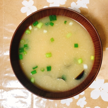 簡単　冷凍むき身あさりの味噌汁　アサリのみそ汁