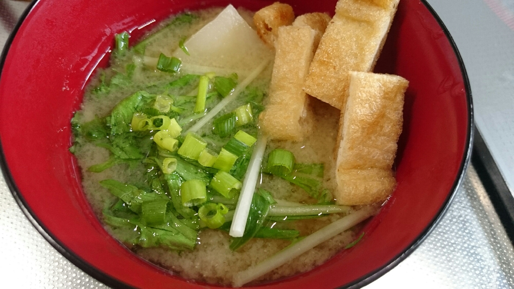 じゃがいもとお揚げ水菜の味噌汁