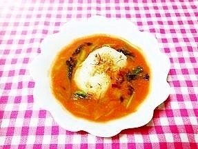 小松菜とまろやかトマトスープのお雑煮風