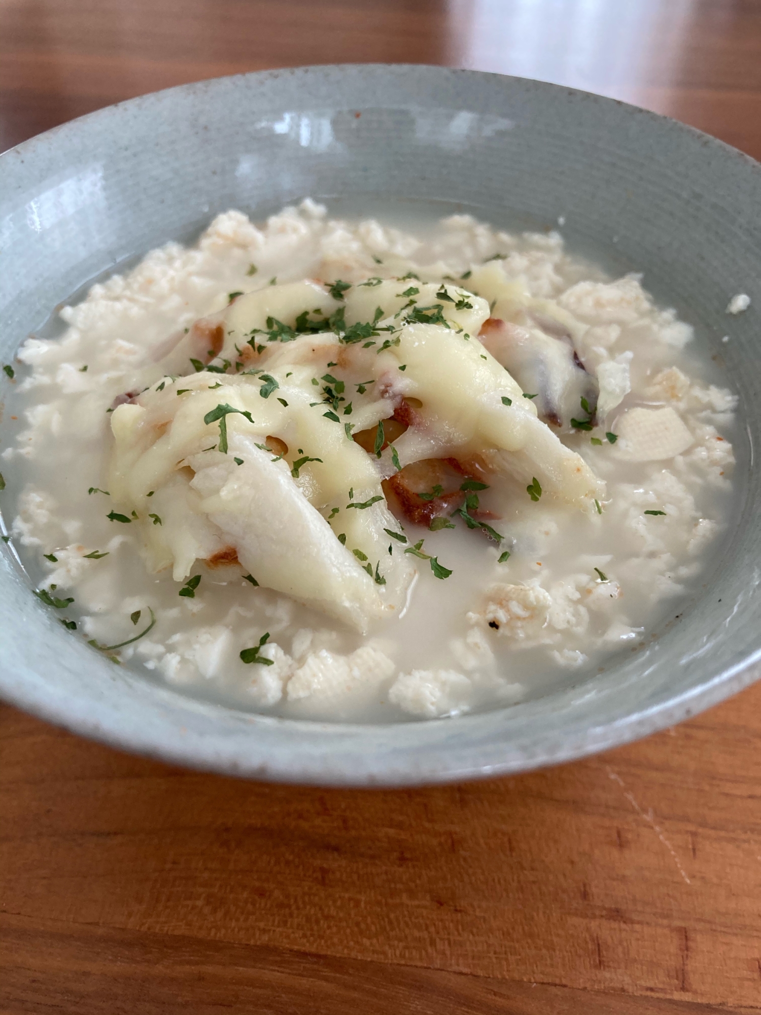 ちくわとチーズの豆腐茶漬け