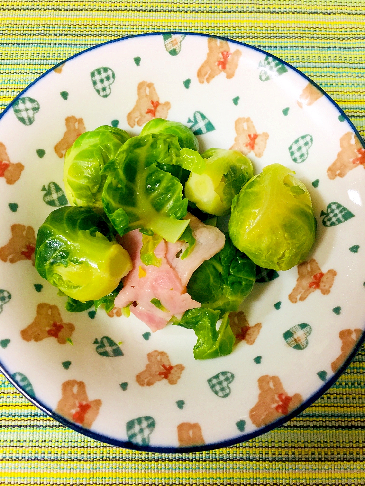 芽キャベツとベーコンの塩バター炒め
