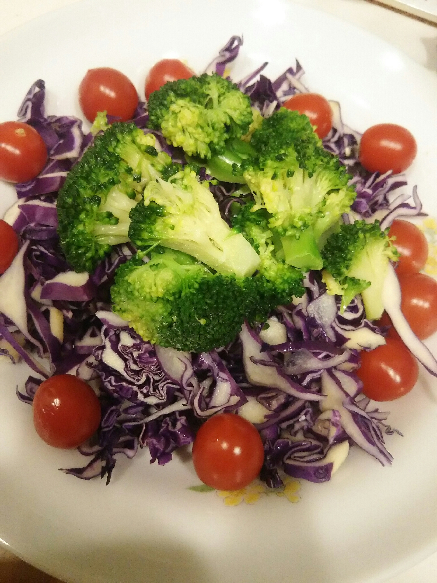 紫キャベツとブロッコリーのサラダ