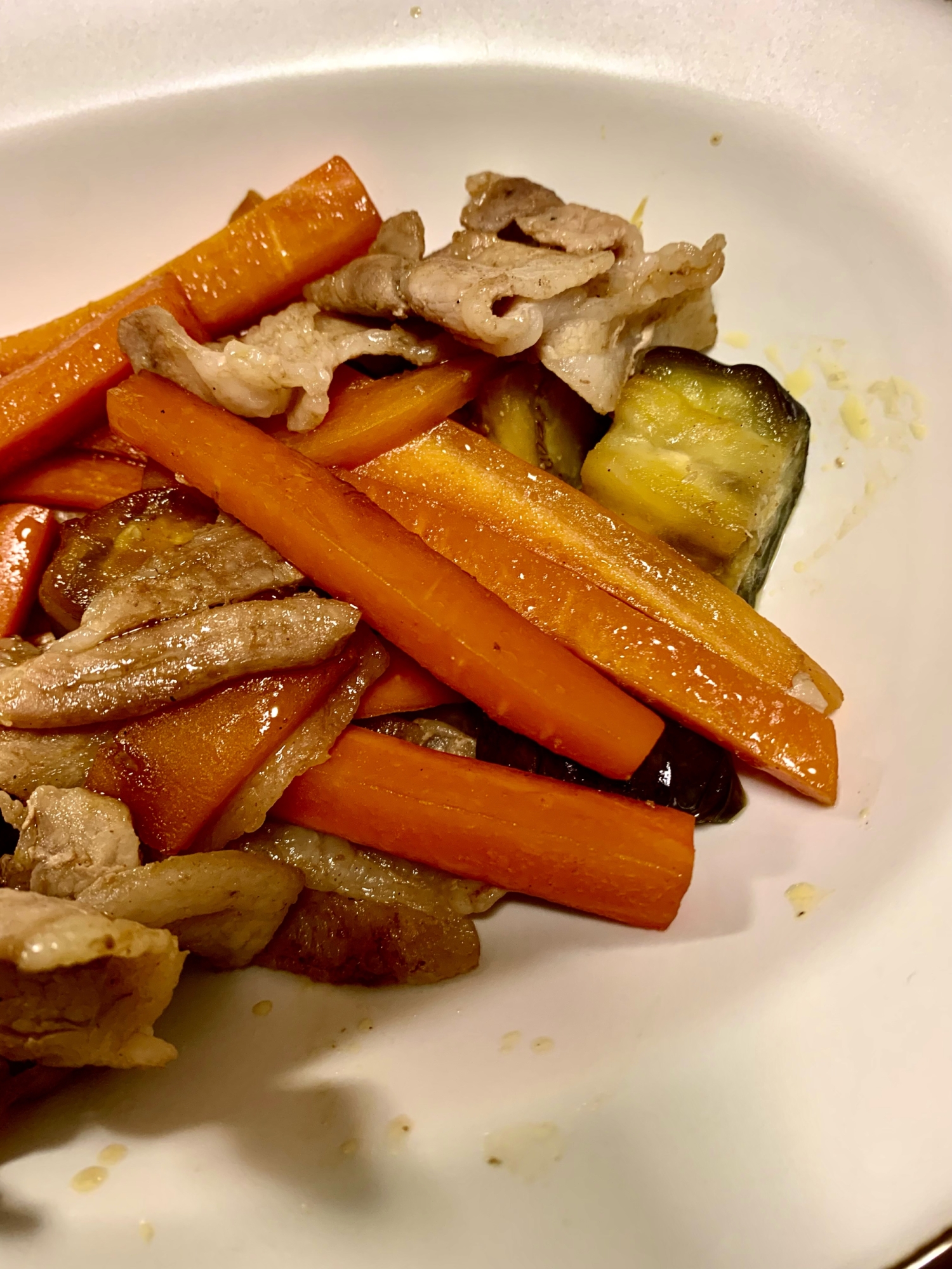 焼肉のタレで！にんじんとナスの肉野菜炒め