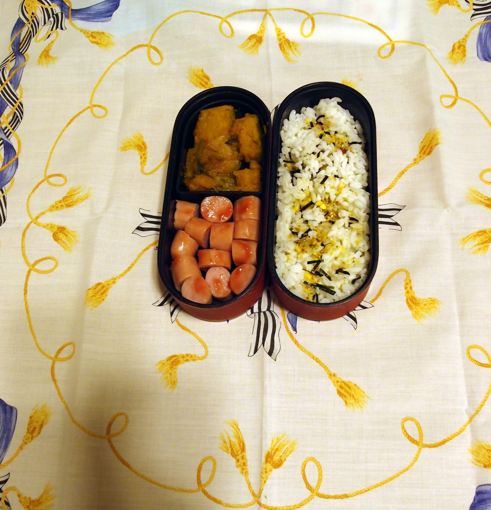 南瓜の煮物とウィンナーのケチャップ炒めのお弁当