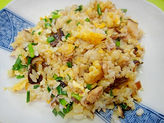 サバ缶と椎茸の和風チャーハン