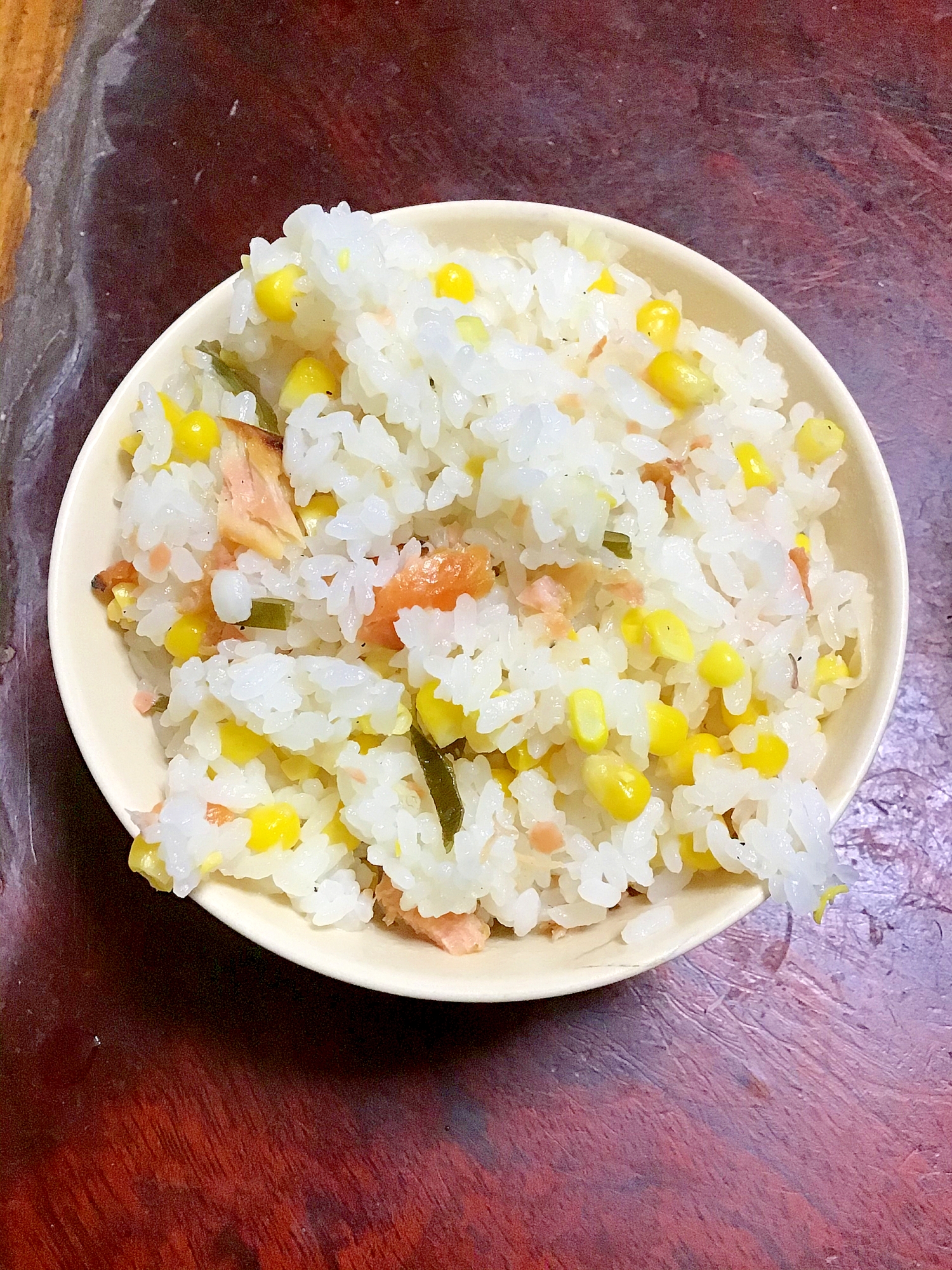 焼き秋鮭とトウモロコシの炊き込みご飯。