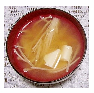 えのきと絹ごし豆腐の味噌汁(鰹だし)