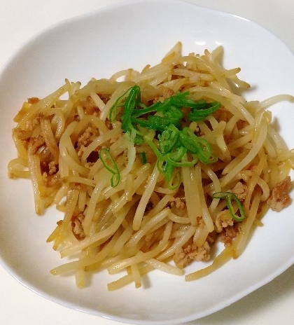 お役立ち節約食材のもやしに豚ひき肉で簡単に美味しく夕飯のおかずが出来ました♥️味付けはシンプルなのに後を引く美味しさでした♪( ﾟДﾟ)ｳﾏｰ