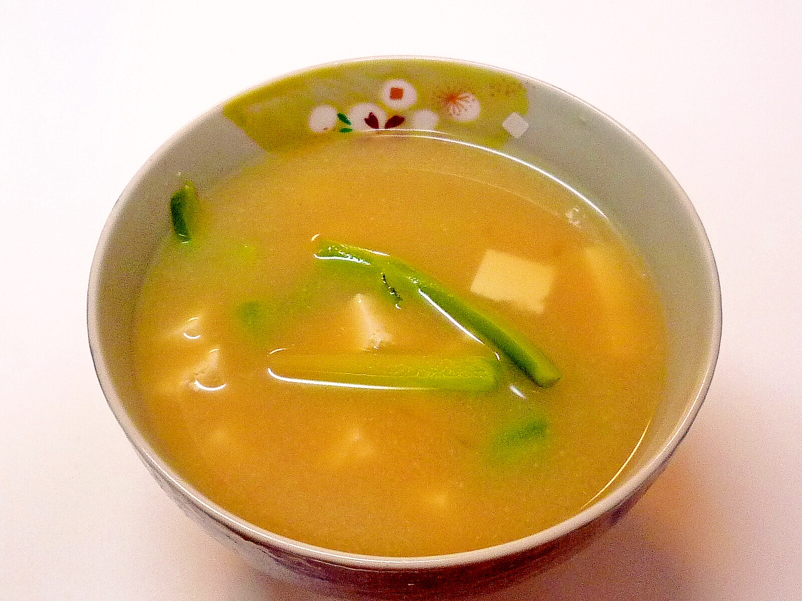 ブロッコリーの茎と豆腐の味噌汁