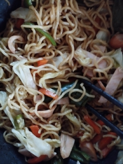 冷蔵庫にある野菜でソース焼きそば