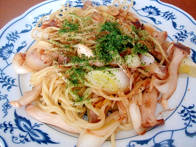 ニンニク風味♥エリンギと白葱の海苔塩焼きそば