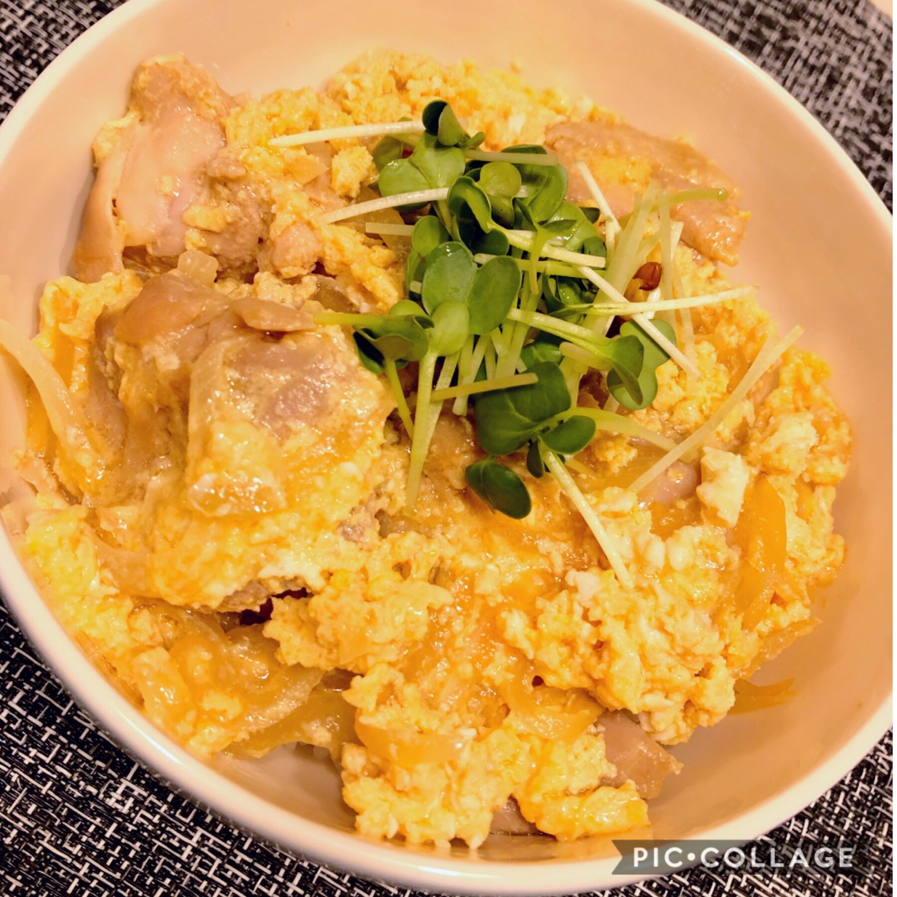 漬け込んだ鶏肉で、濃厚親子丼☆