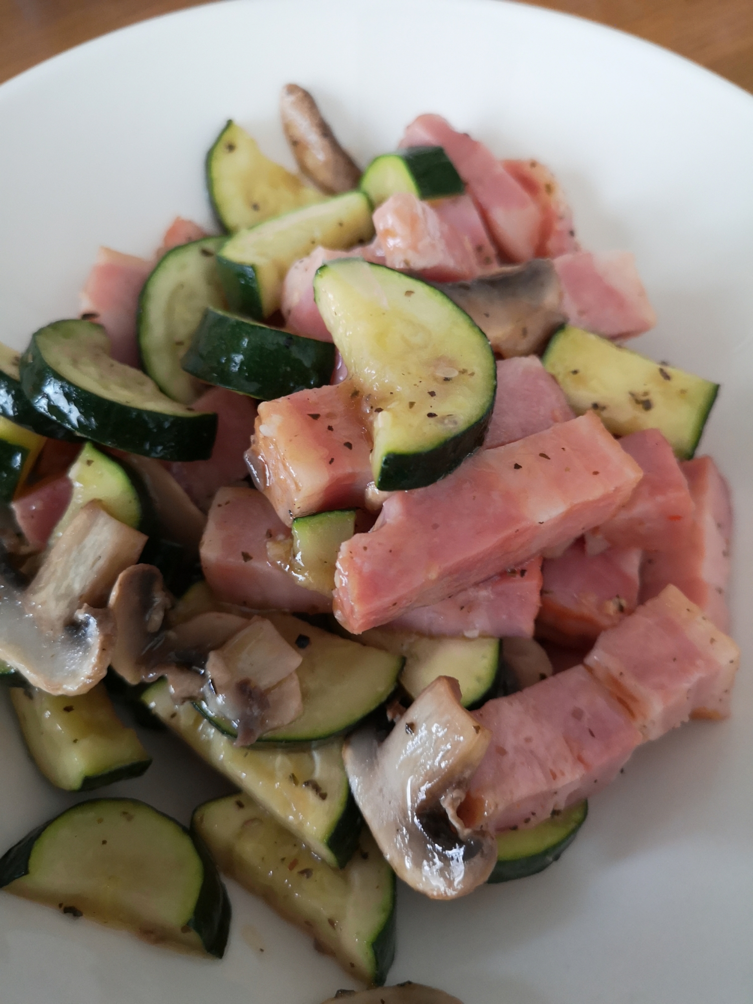 ベーコンとズッキーニのイタリアン炒め レシピ 作り方 By レモンのつぼ 楽天レシピ ベーコンとズッキーニのイタリアン炒め レシピ 作り方 By レモンのつぼ 楽天レシピ