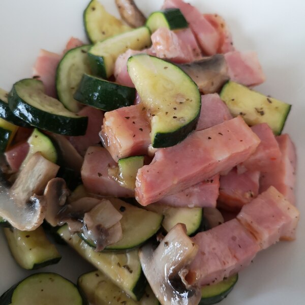 ベーコンとズッキーニのイタリアン炒め レシピ 作り方 By レモンのつぼ 楽天レシピ ベーコンとズッキーニのイタリアン炒め レシピ 作り方 By レモンのつぼ 楽天レシピ