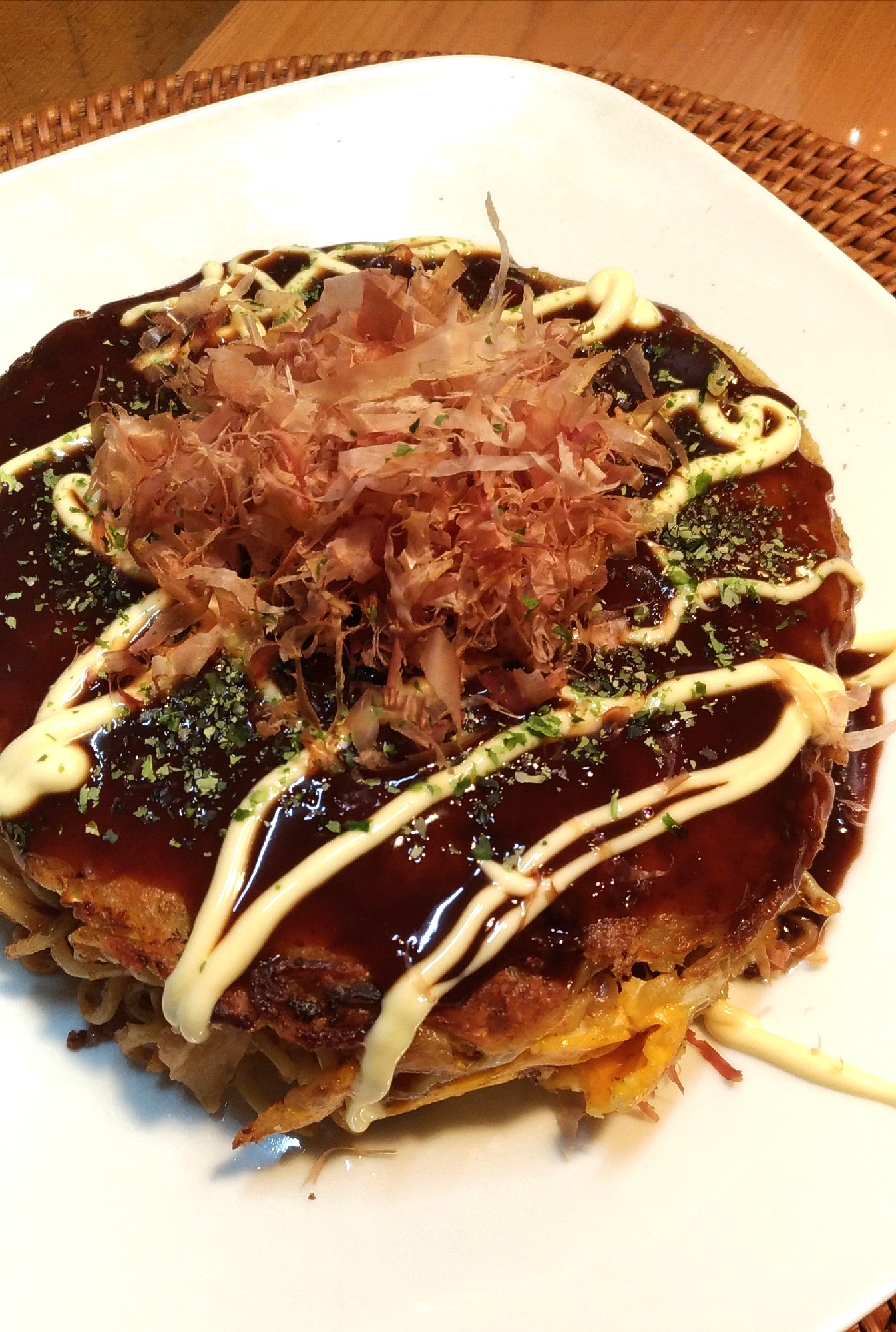 残った焼きそばで☆白菜の広島風お好み焼き